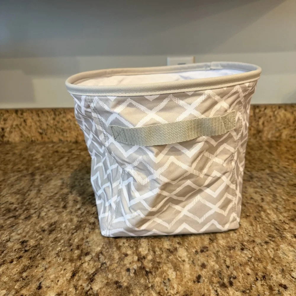 THIRTY-ONE 31 Bags MINI STORAGE BIN 817A DANCING DIAMOND Tan White